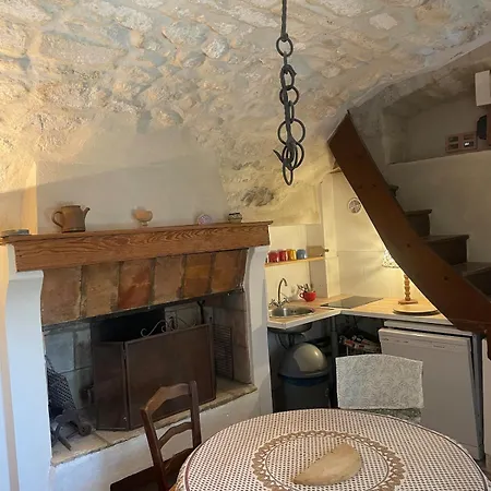 Maison Typique De Village